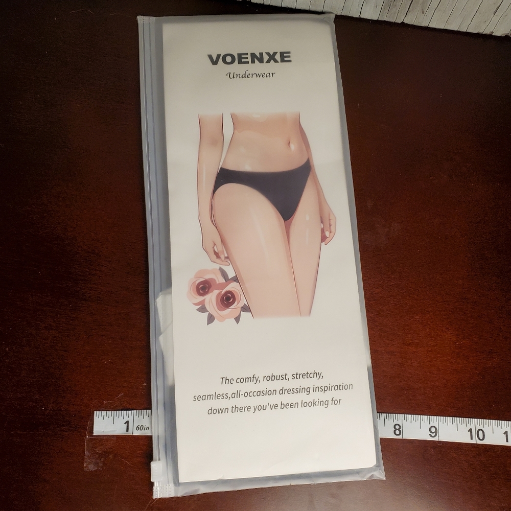 3/$15 - 2 Pair Voenxe Seamless No Show Hipster Panties, M, Black & White